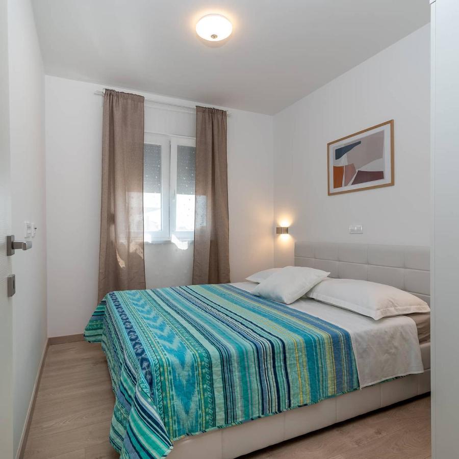 Апартаменты Apartman Lotos Трогир Экстерьер фото