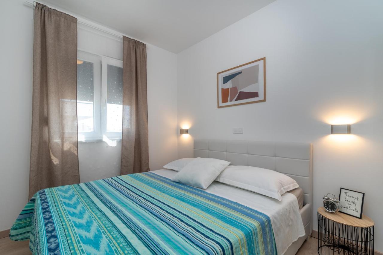Апартаменты Apartman Lotos Трогир Экстерьер фото